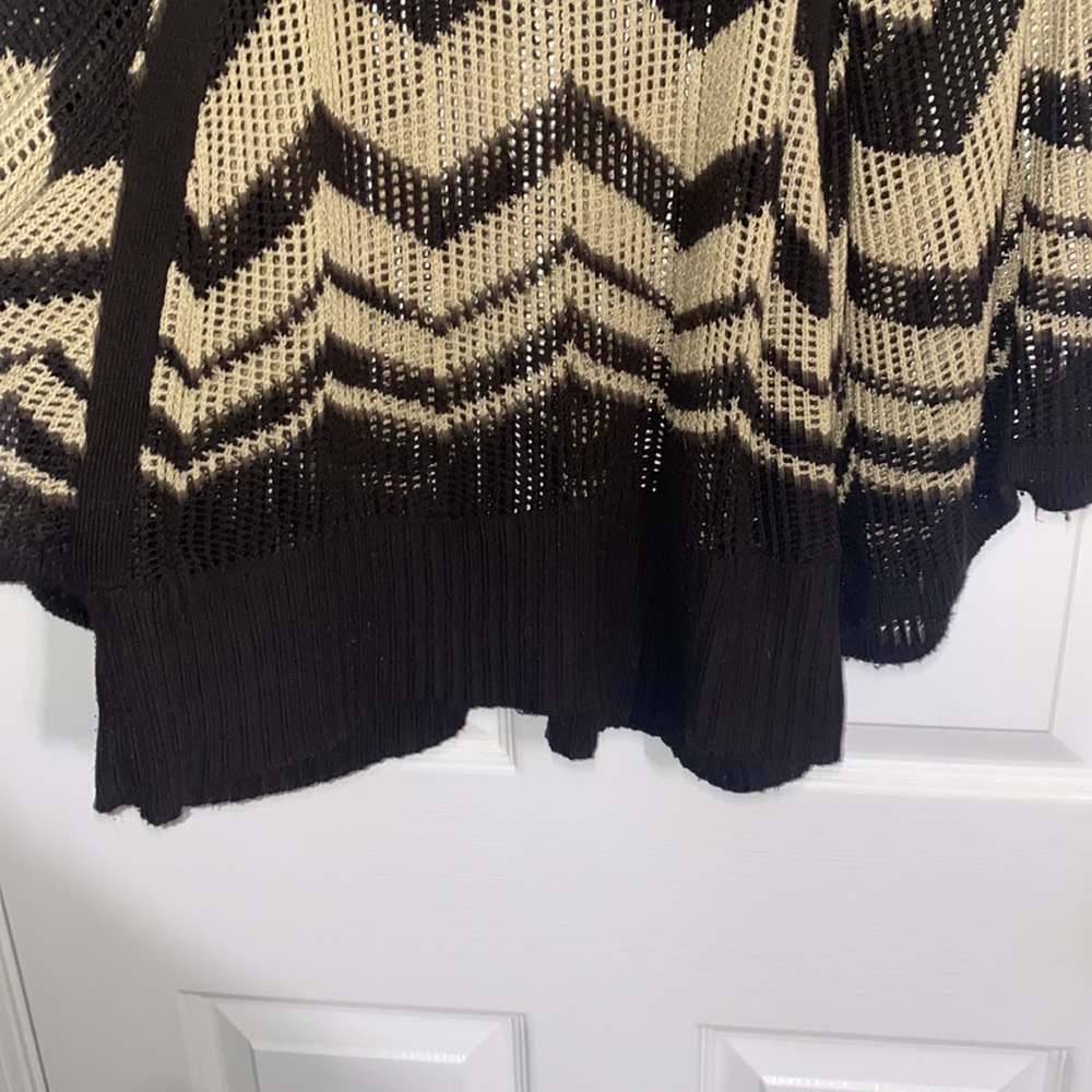 The sweater of many talents - Picture 2 of 3